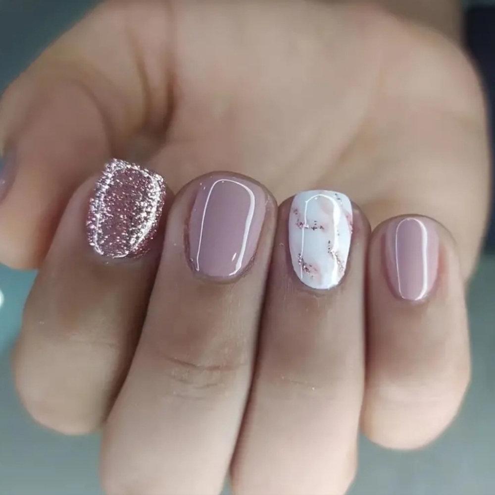 24 Pieces Fake Press On Nails